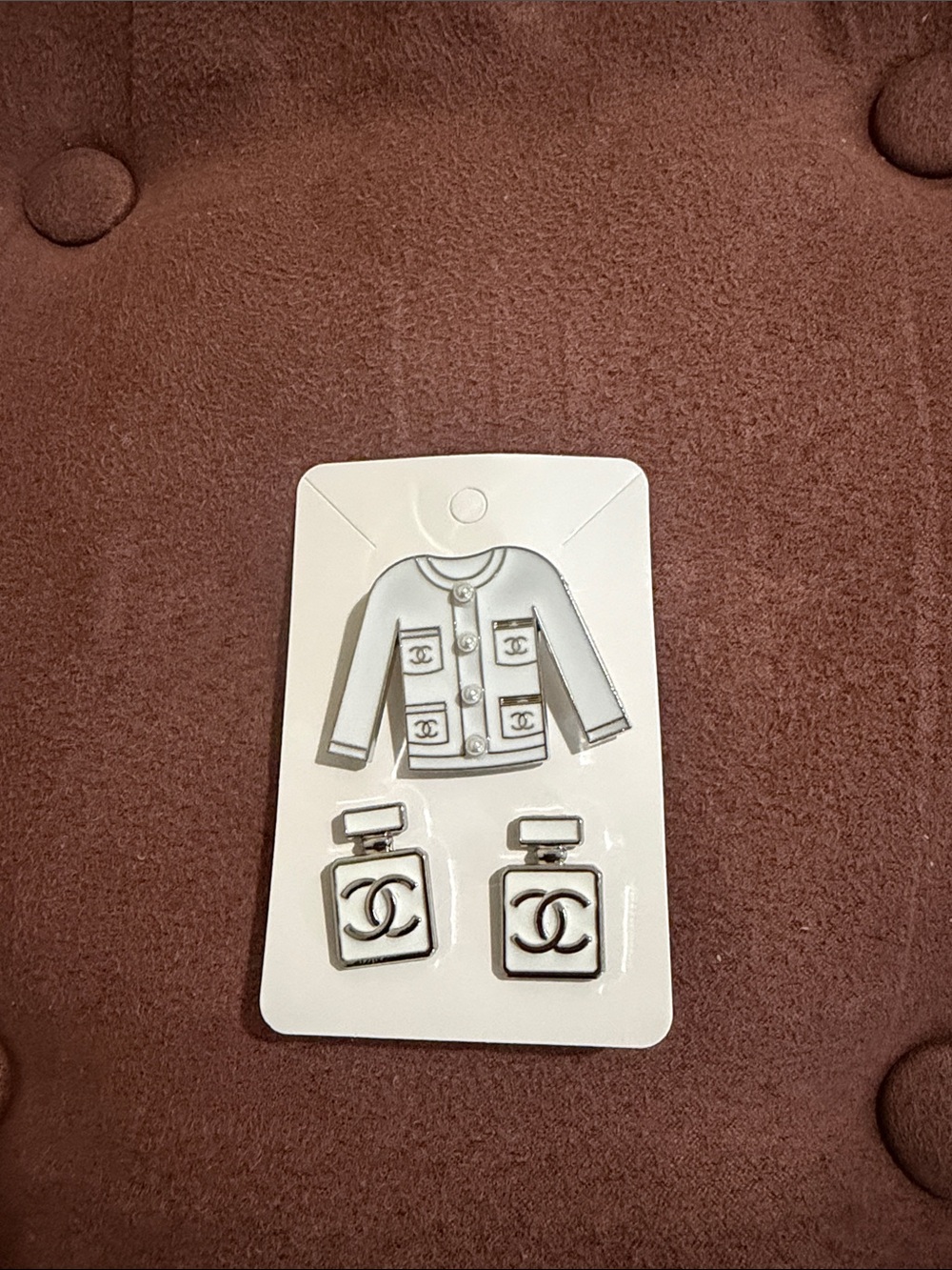White Cardigan brooch & Perfume Bottle Stud Earrings Set